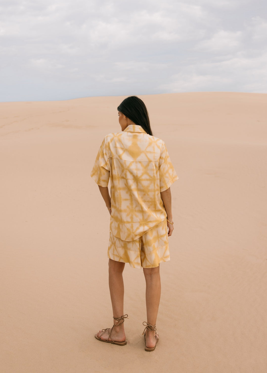 Artisanal biscotti shibori print shorts in soft Tencel Sarajado, designed for effortless, laid-back style