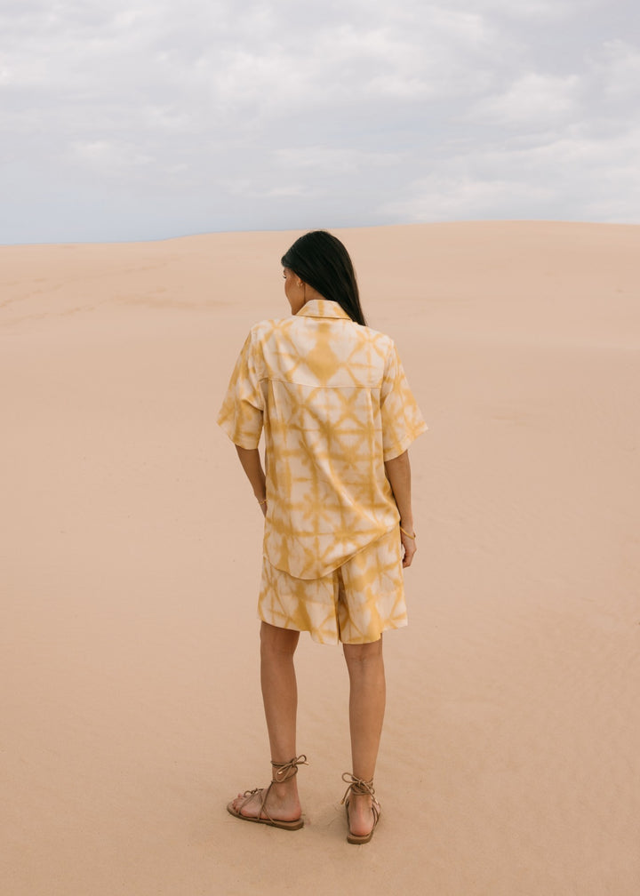 Artisanal biscotti shibori print shorts in soft Tencel Sarajado, designed for effortless, laid-back style