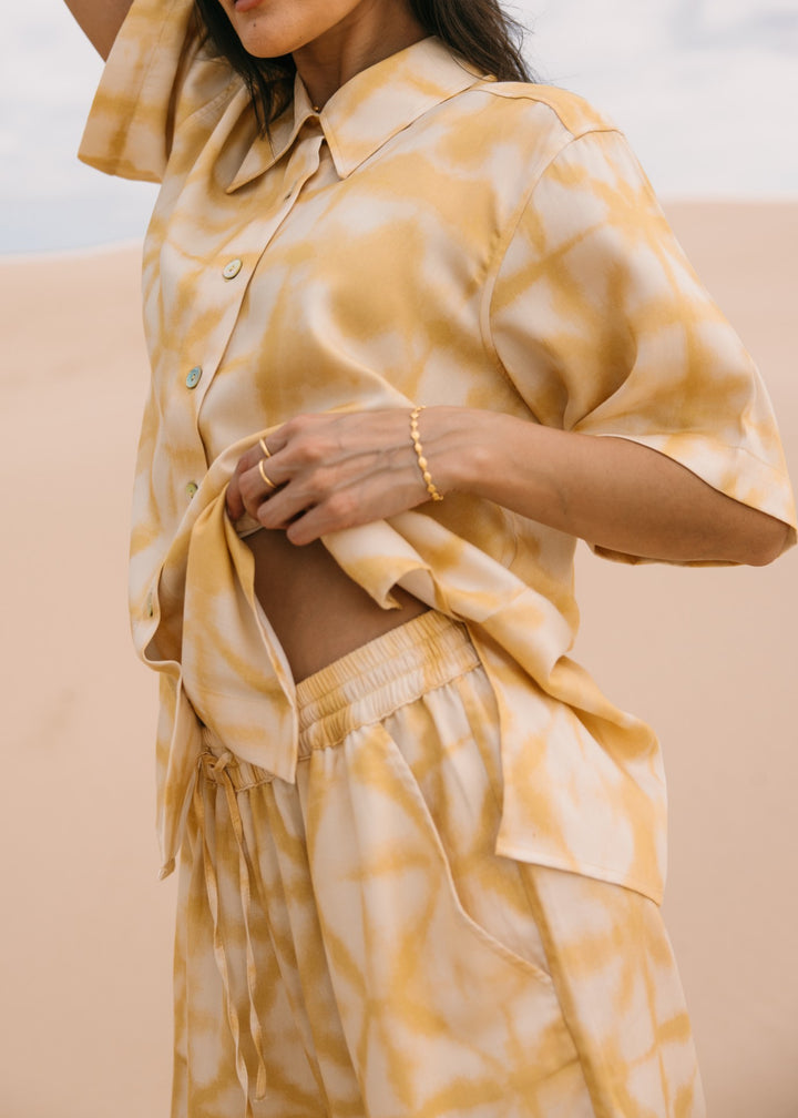 Artisanal biscotti shibori print shorts in soft Tencel Sarajado, designed for effortless, laid-back style