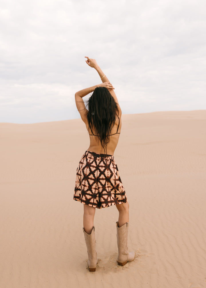 Artisanal biscotti shibori print shorts in soft Tencel Sarajado, designed for effortless, laid-back style