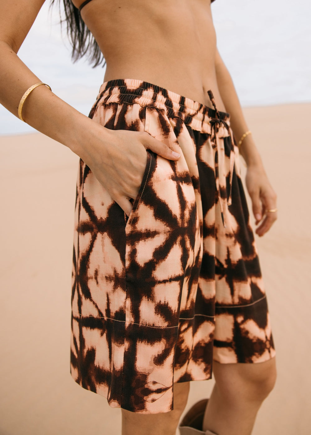 Artisanal biscotti shibori print shorts in soft Tencel Sarajado, designed for effortless, laid-back style