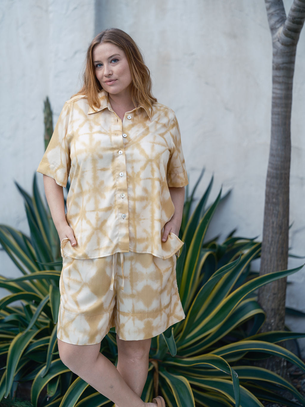 Artisanal biscotti shibori print shorts in soft Tencel Sarajado, designed for effortless, laid-back style