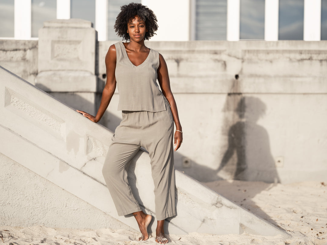 V NECK SINGLET Sage Green