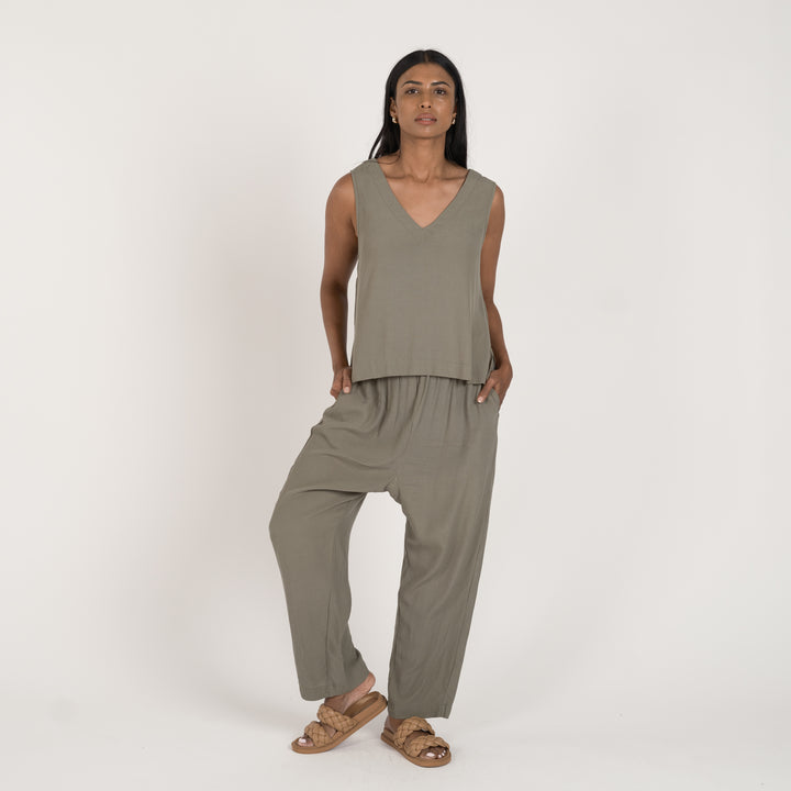 V NECK SINGLET Sage Green