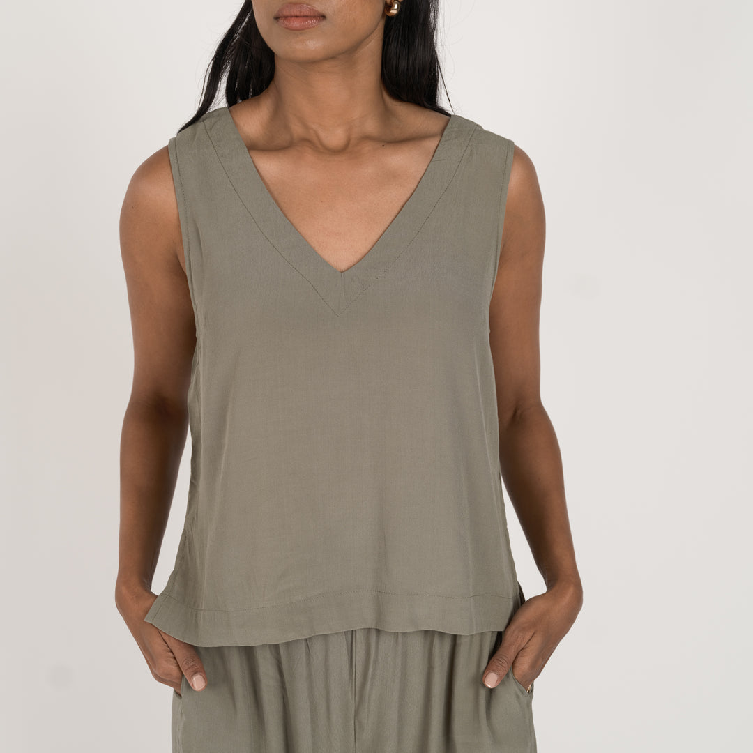 V NECK SINGLET Sage Green