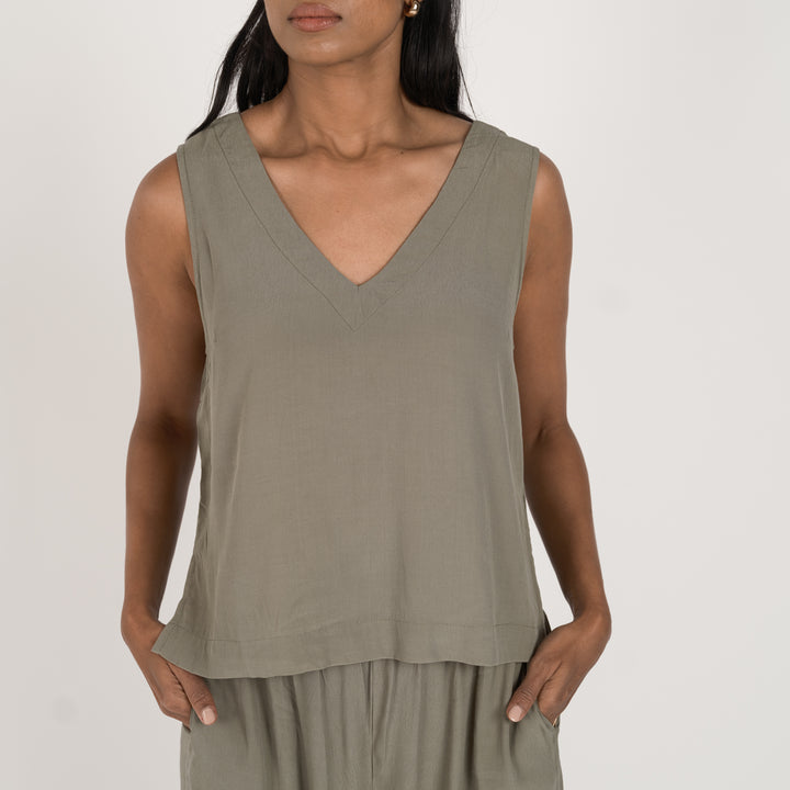 V NECK SINGLET Sage Green