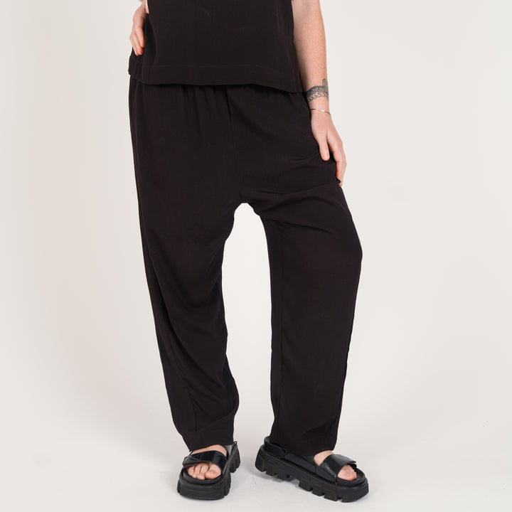 THE RELAXED PANT Black