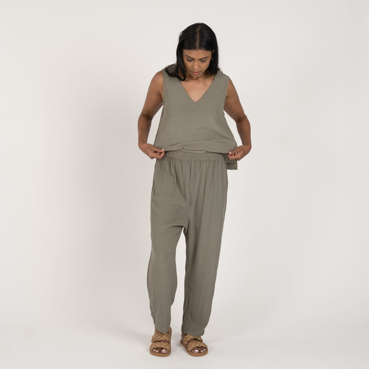 THE RELAXED PANT Sage Green