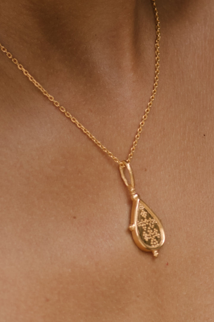 NAHLA Necklace 22k gold plated